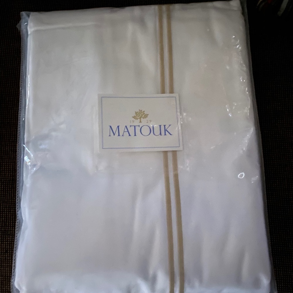 Matouk king duvet cover new unopened